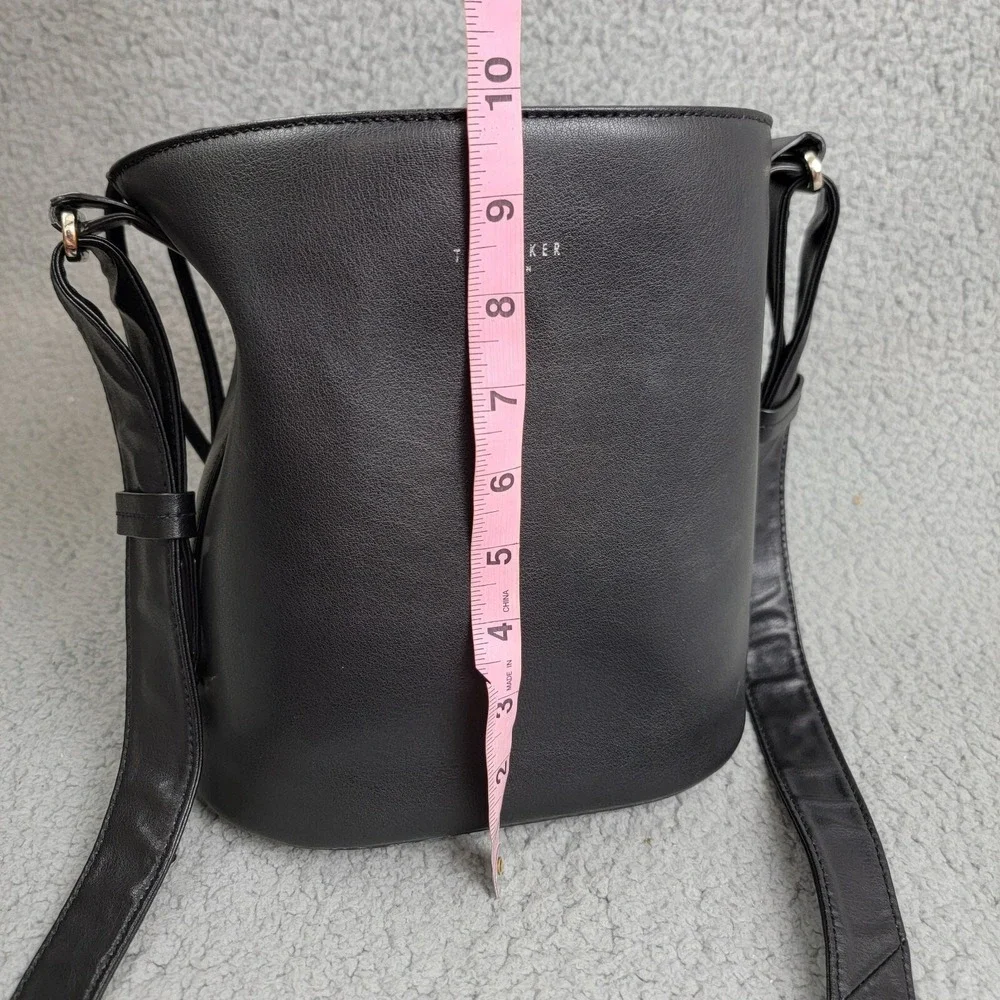 Ted‎ Baker Equesti Equestrian Hobo Bucket Bag Womens Black Leather FLAWS!